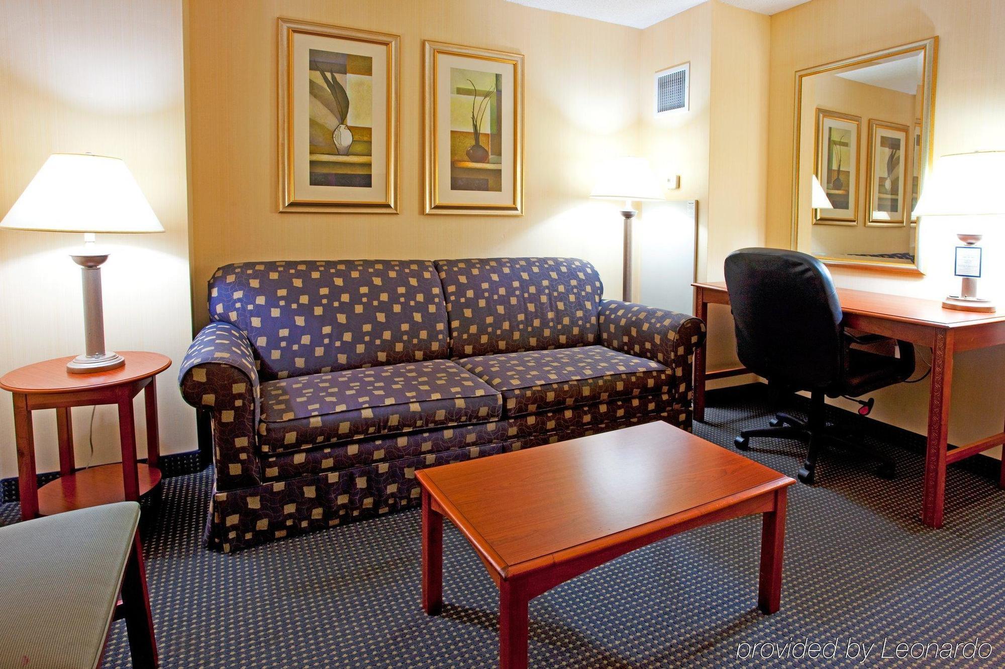 Holiday Inn Express & Suites Buffalo Airport, An Ihg Hotel Cheektowaga Interior photo