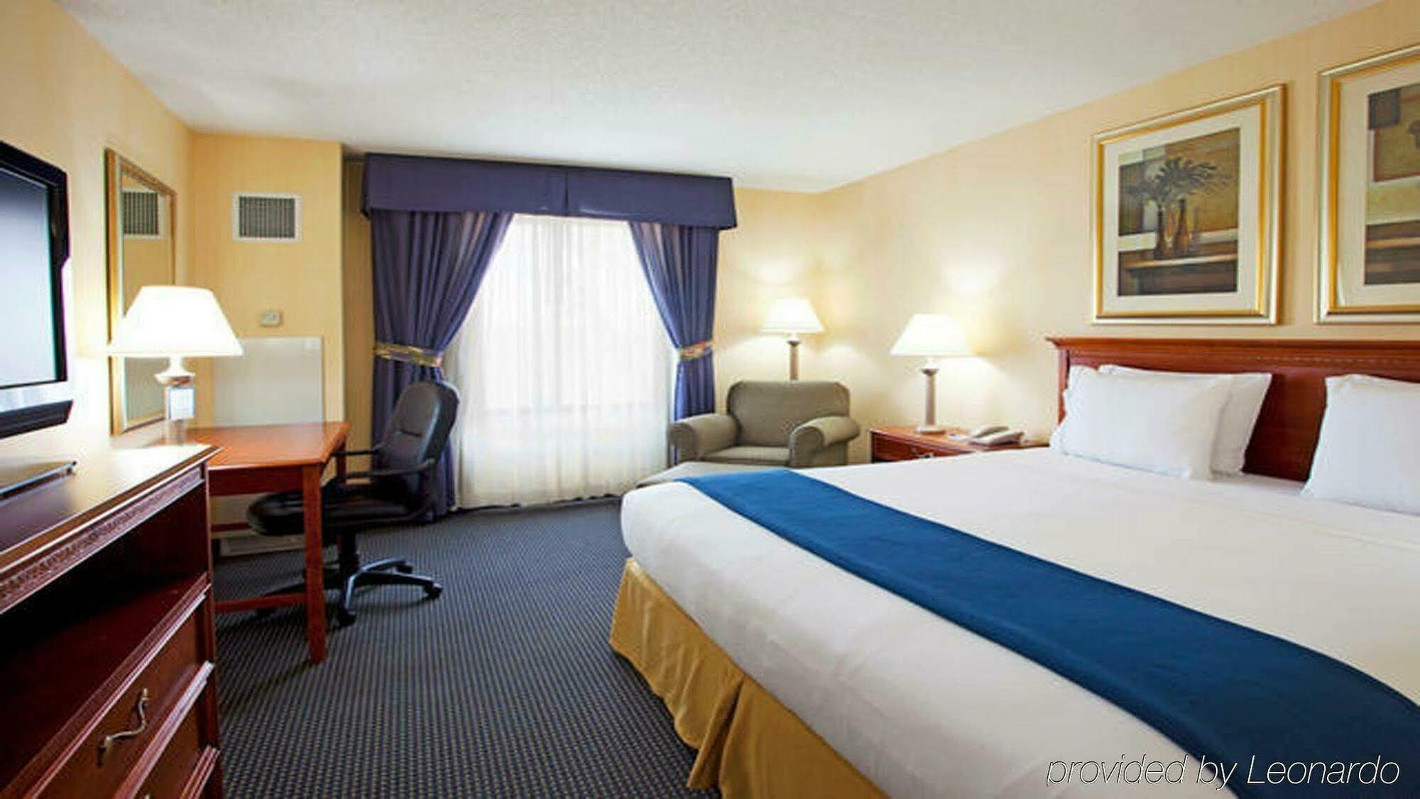 Holiday Inn Express & Suites Buffalo Airport, An Ihg Hotel Cheektowaga Room photo